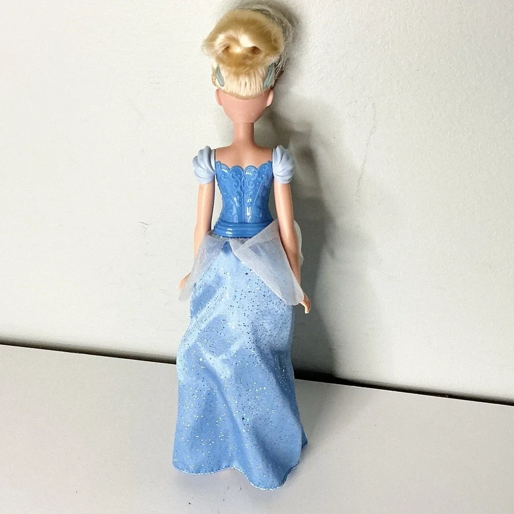 DISNEY PRINCESS ROYAL SHIMMER CINDERELLA 11''‎ DOLL